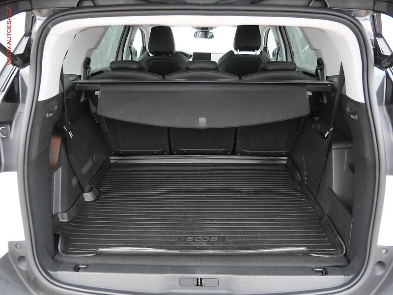 Peugeot 5008 (2020) 1.5 HDi, 1.maj,ČR, Allure - fotka 7 z 24