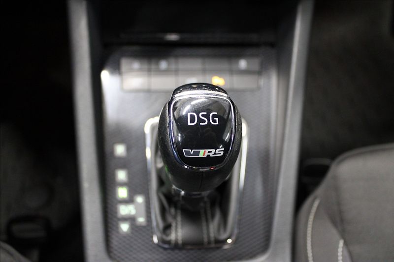 Škoda Octavia 2,0 TDI RS 4x4 DSG TOP VIRTUAL - fotka 29 z 38