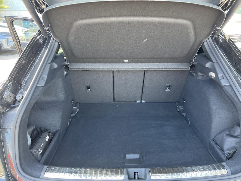 Audi Q3 2.0TDI S-LINE - fotka 20 z 21