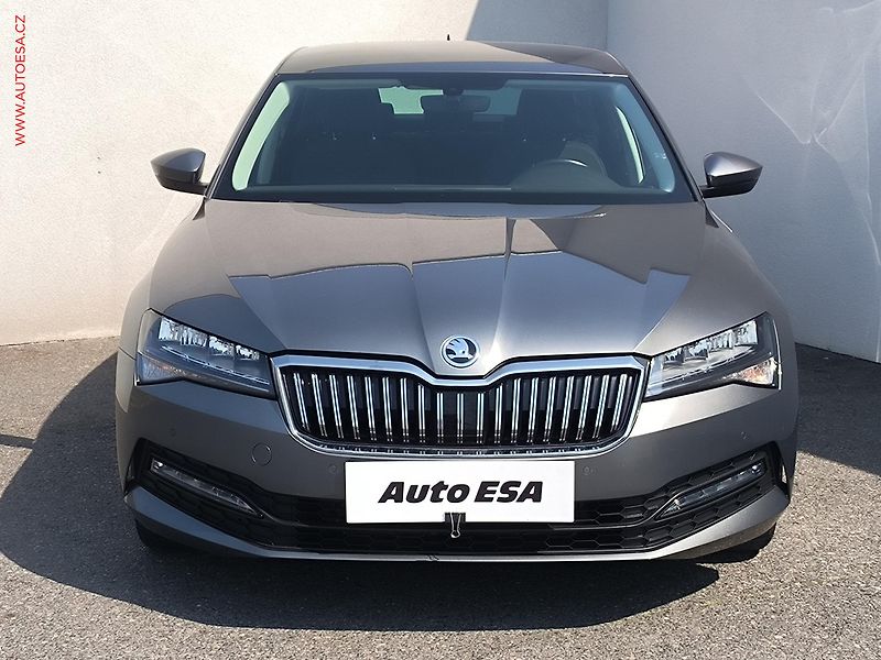 Škoda Superb (2022) 2.0TDi, ČR, Ambition, DSG - fotka 2 z 23