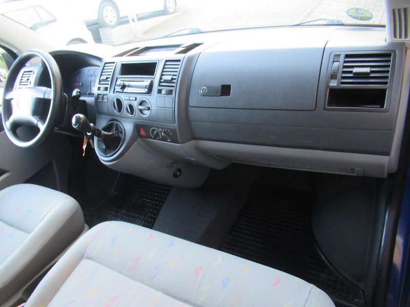 Volkswagen Transporter T5 1.9 TDI KLIMA 9 MÍST - fotka 18 z 22