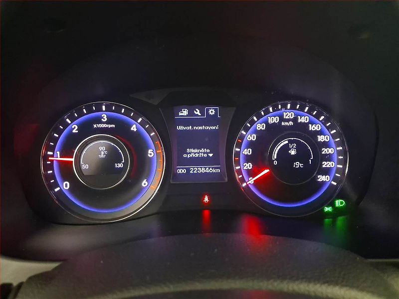 Hyundai i40 (2019) 1.6 CRDi, Navi, Tempomat - fotka 11 z 17