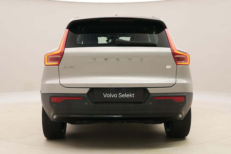 Volvo XC40 PURE ELECTRIC RECHARGE PLUS - fotka 12 z 50