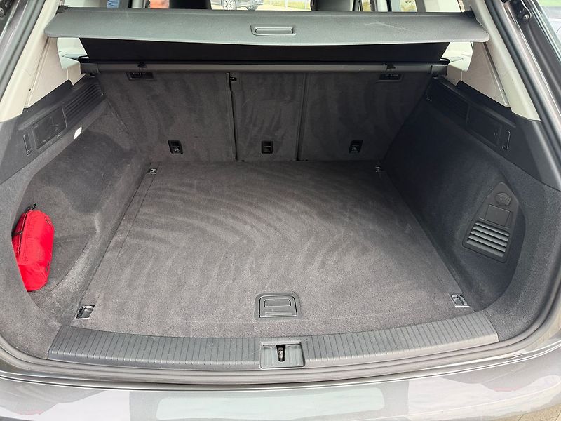 Volkswagen Touareg Basic  3,0TDI 170kW Tažné - fotka 13 z 17