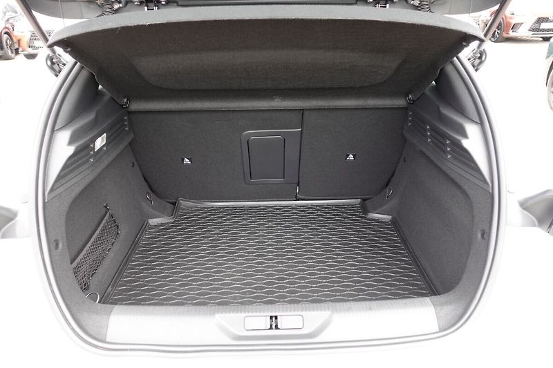 Peugeot 308 1,2PT 96kW, Automat - fotka 13 z 31