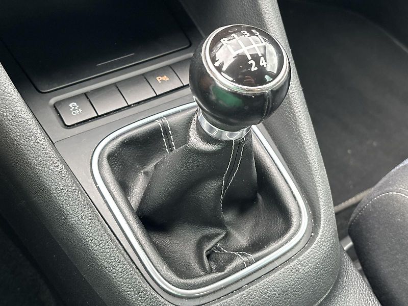 Volkswagen Golf (2012) 1.6 TDI Trend - fotka 18 z 30
