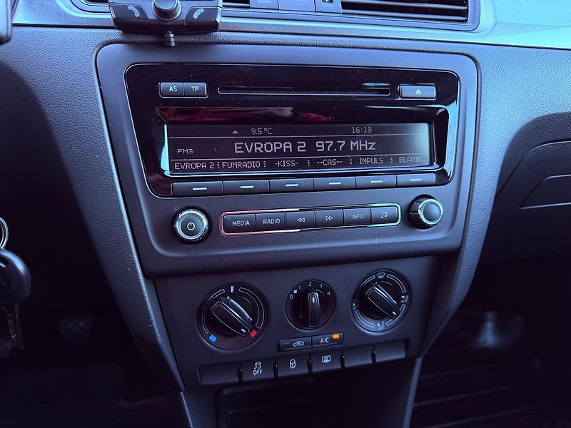 Škoda Rapid 1.2 TSi Ambition Fresh, ČR - fotka 18 z 23