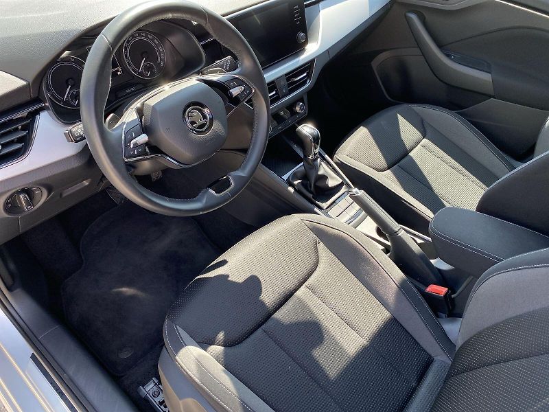Škoda Kamiq (2022) 1.0 TSI DSG Ambition - fotka 6 z 31