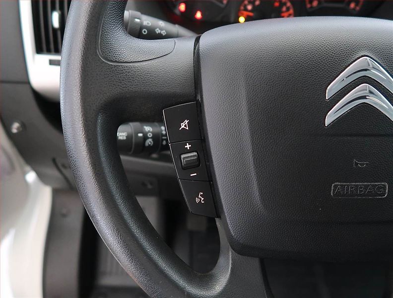 Citroën Jumper (2019) 2.2 BlueHDi, Bus, 9Míst, DPH - fotka 16 z 19