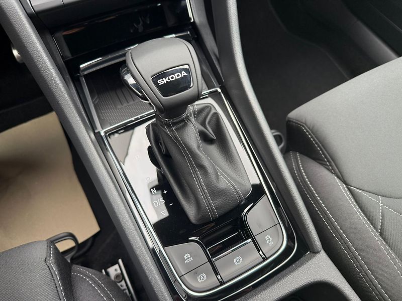 Škoda Karoq Sportline 1,5 TSI 110 kW DSG - fotka 19 z 25