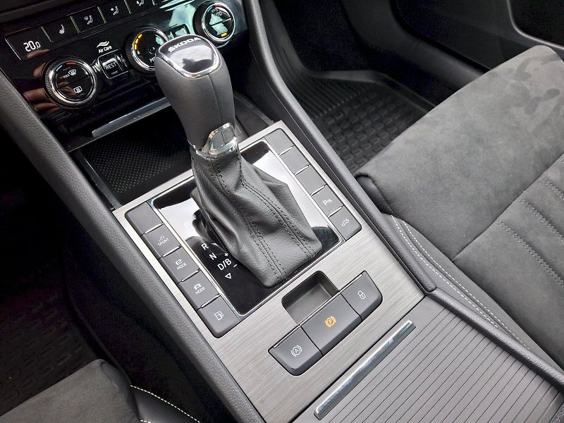 Škoda Superb (2024) Combi iV Style Plus Top 1,4TSi - fotka 28 z 34