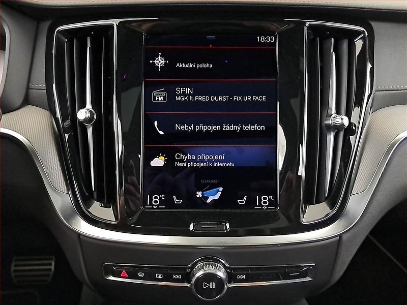 Volvo V60 (2021) R-Design T8 Twing Engine - fotka 12 z 27