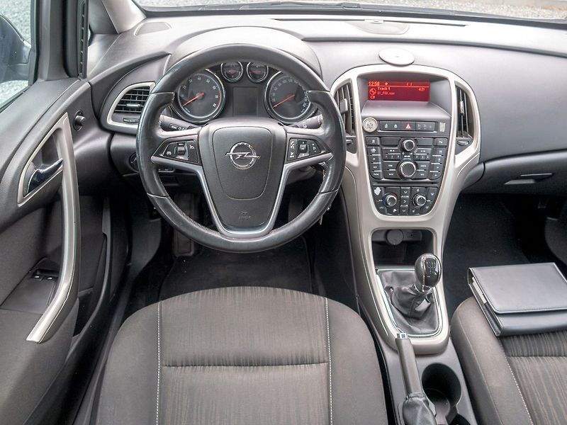 Opel Astra (2012) 1.4i 16V 74KW – SERVISKA - fotka 9 z 45