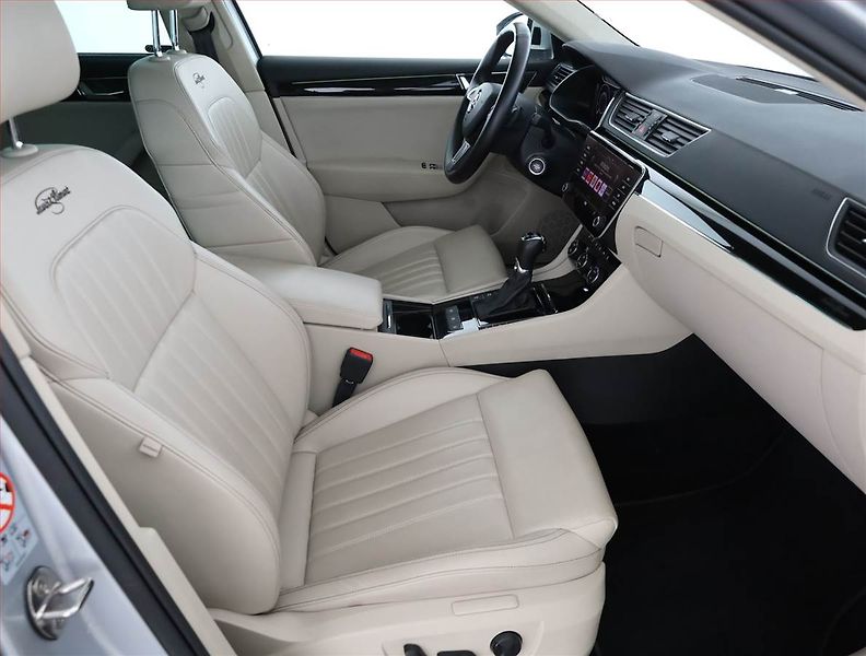 Škoda Superb (2020) Laurin&Klement 2.0 TSI - fotka 7 z 18