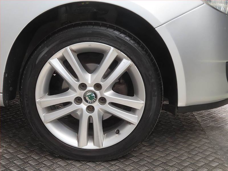 Škoda Fabia (2008) Sport 1.6 16V, Automat - fotka 15 z 19