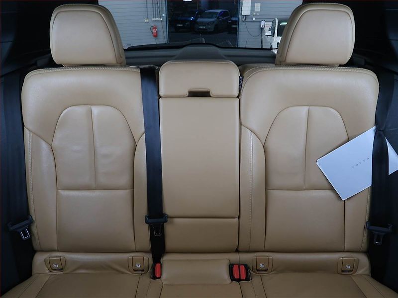 Volvo XC40 (2018) Inscription D4 AWD, 4X4 - fotka 10 z 17