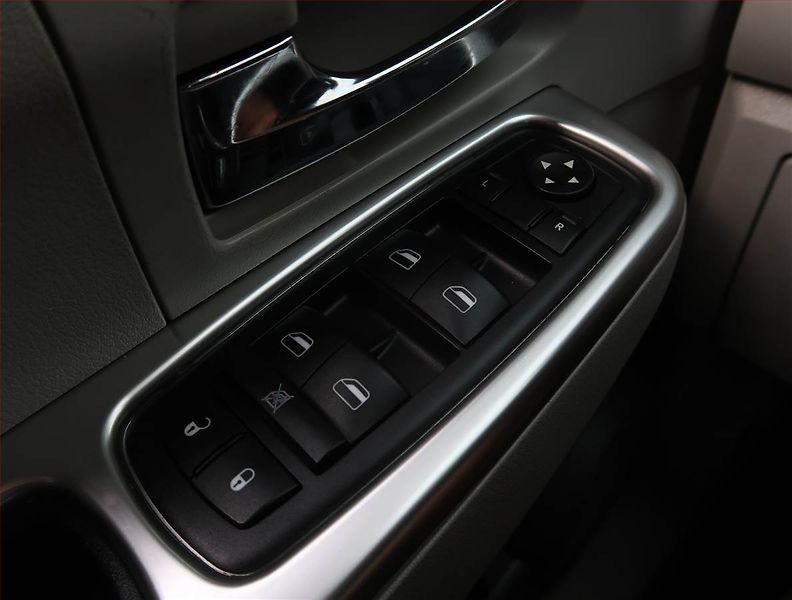 Jeep Cherokee (2009) 2.8 CRD, 4X4, Automat - fotka 17 z 18