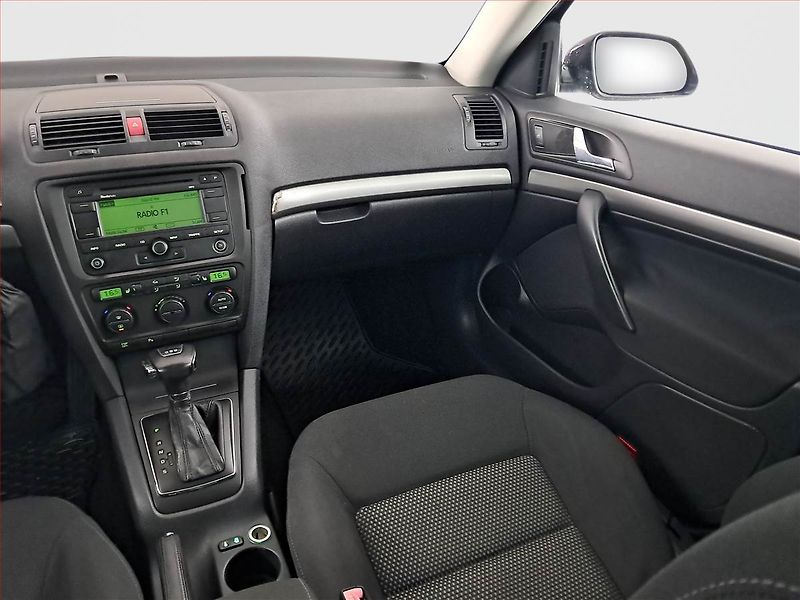 Škoda Octavia (2006) 2.0 TDI, Automat, po STK - fotka 8 z 16