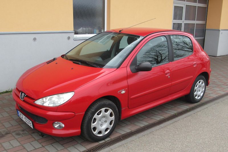 Peugeot 206 1.4i POJÍZDNÉ - NA OPRAVU - fotka 4 z 15