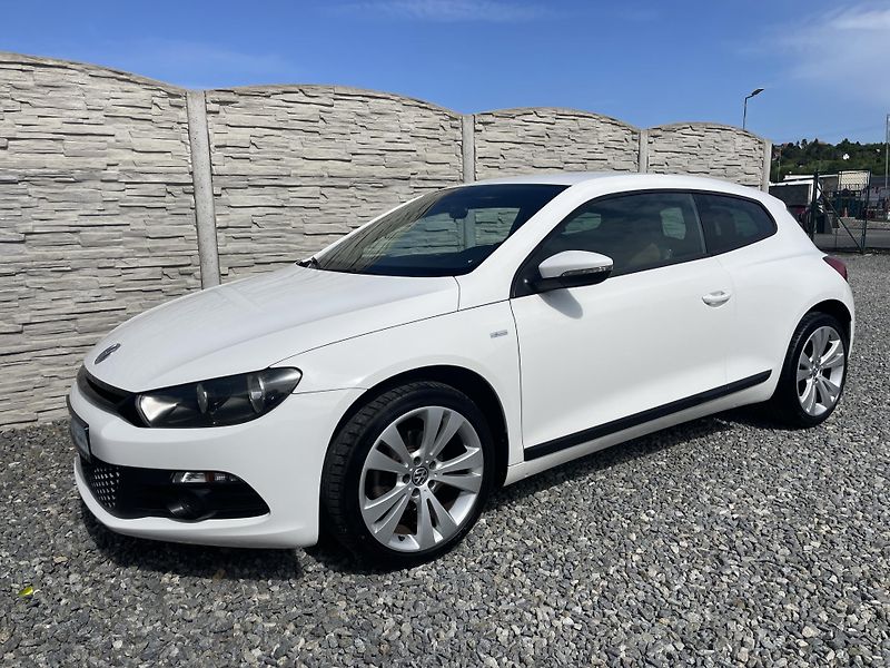 Volkswagen Scirocco 1.4TSi 125PS SPORT EDITION TOP - fotka 2 z 178