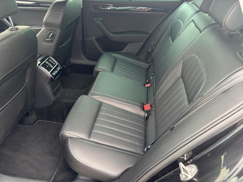 Škoda Superb (2019) L&K 2.0TSI 200kW DSG 4x4 TAŽNÉ - fotka 8 z 11