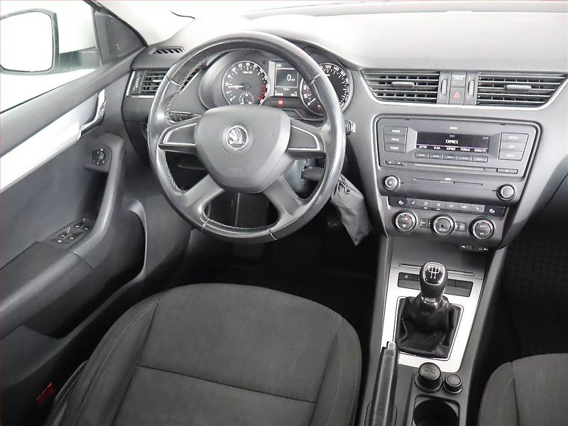 Škoda Octavia (2013) 1.6 TDI, Serv.kniha, Tempomat - fotka 7 z 18