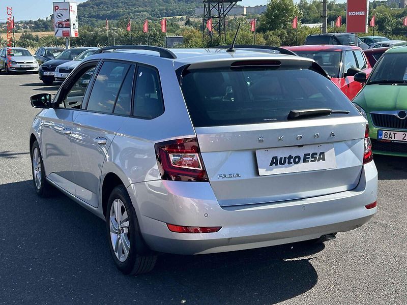 Škoda Fabia (2020) 1.0TSi, 2.maj,ČR, Style - fotka 6 z 16