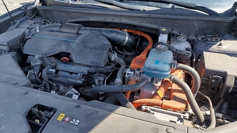 Hyundai Tucson (2023) 1.6 T-GDI Plug-in-Hybrid  4x4  - fotka 29 z 34