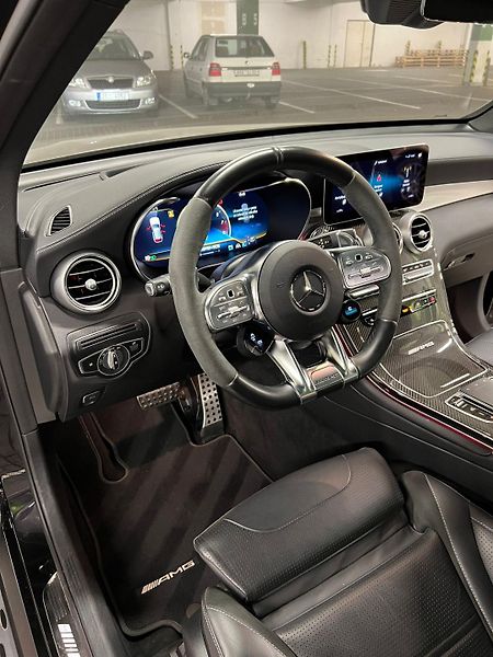 Mercedes-Benz GLC (2022) Mercedes-AMG GLC 63 S - fotka 12 z 14