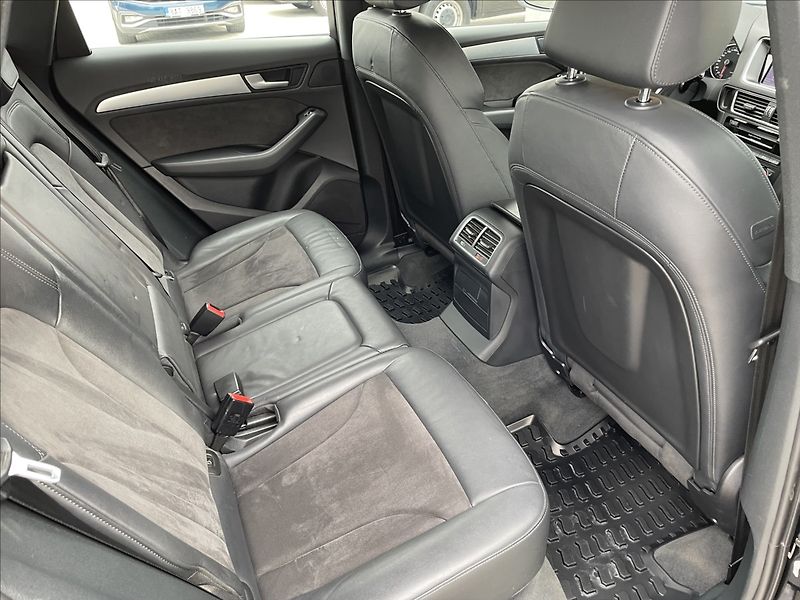 Audi Q5 3,0 TDI 190KW S-Line ČR.1.MAJ. - fotka 22 z 26