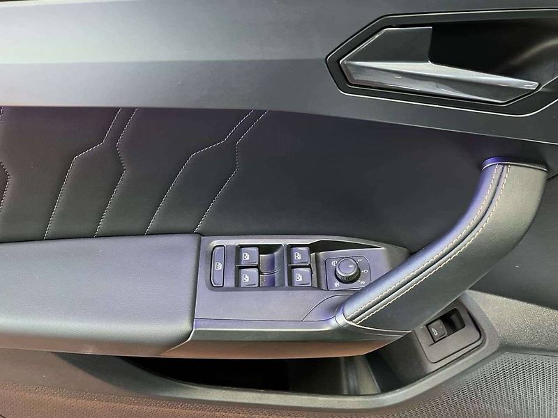 Cupra Leon (2024) 2.0 TSI 140 kW DSG VZ Line ST - fotka 15 z 21