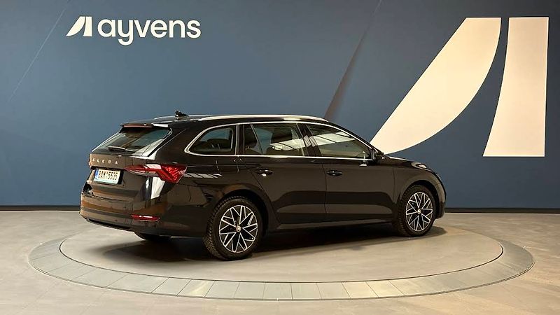 Škoda Octavia 2.0 TDI 110kW DSG Style Combi - fotka 2 z 13