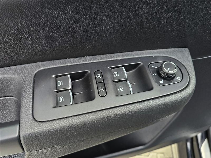 Seat Alhambra 2,0TDi 130KW FR DSG 4X4 TZ - fotka 14 z 50