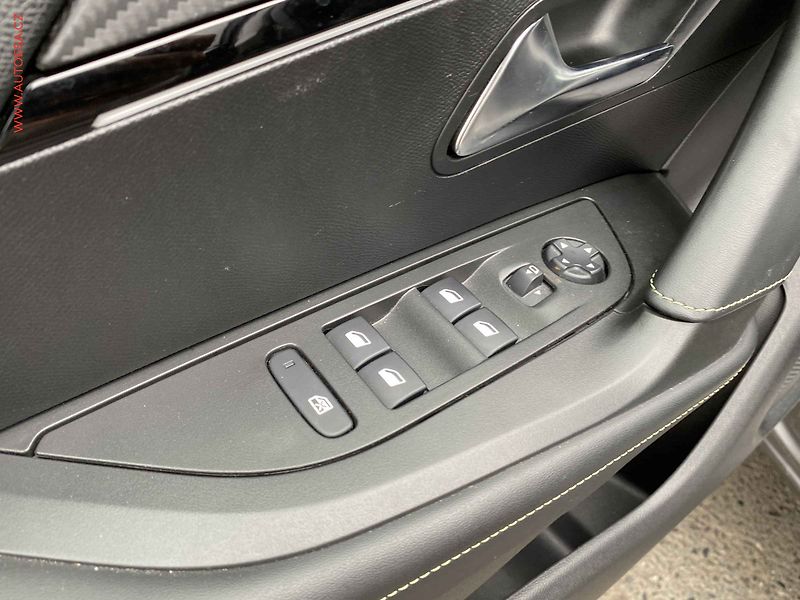 Peugeot 2008 (2021) 1.2PT, GT, AT, navi, kamera - fotka 13 z 18