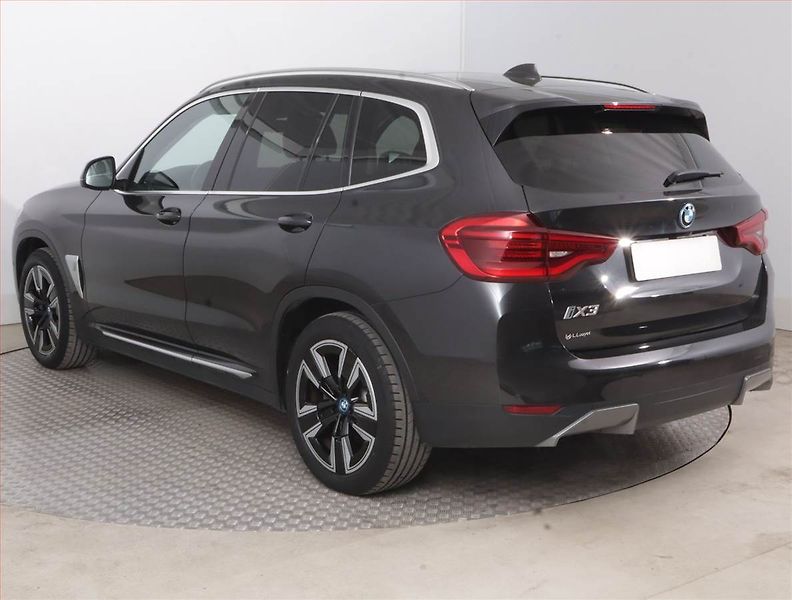 BMW iX3 (2021) 80 kWh, SoH 97% - fotka 4 z 20