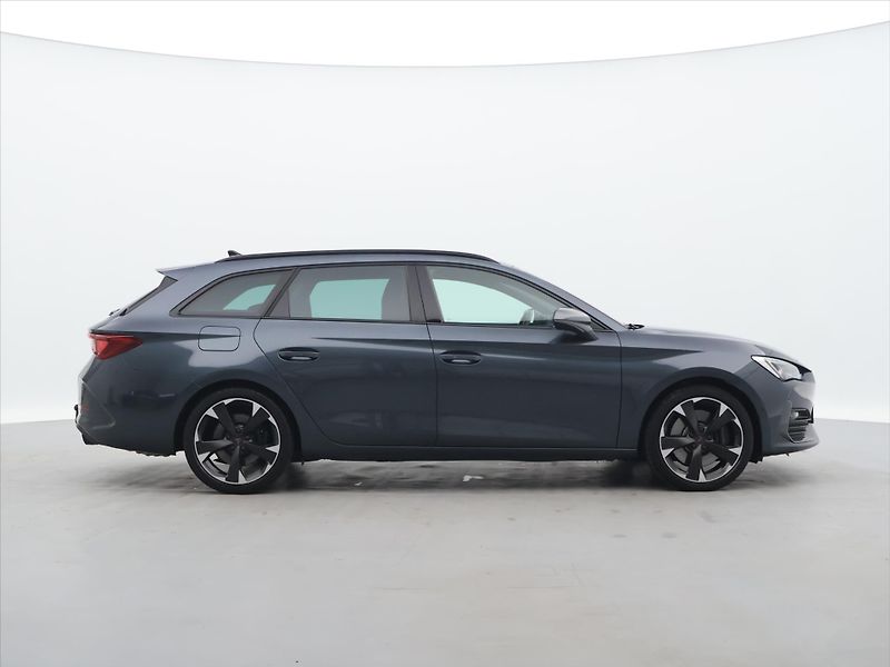 Cupra Leon 2.0 TSI 180kW ST DSG LED ACC - fotka 8 z 25