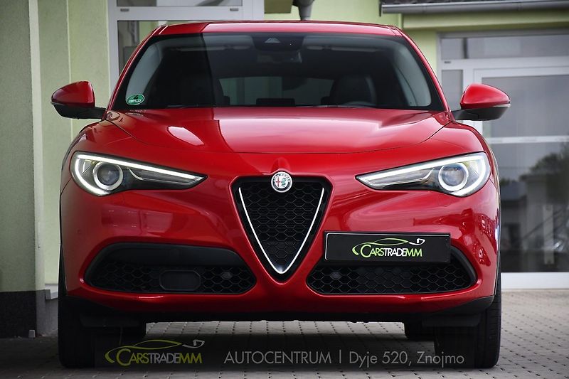 Alfa Romeo Stelvio 2.0 Q4 VELOCE - fotka 8 z 52