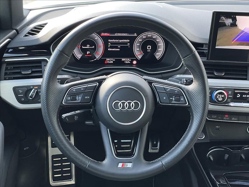 Audi A4 Avant 2,0 40TDI quattro S line - fotka 8 z 22