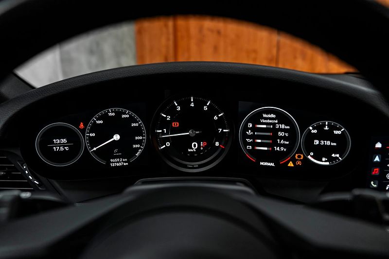 Porsche 911 - fotka 16 z 27