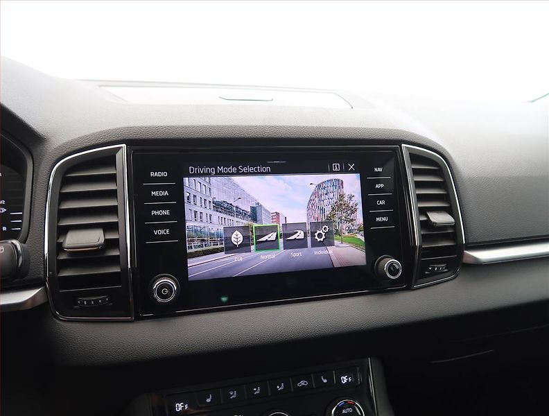 Škoda Karoq (2022) 1.5 TSI, digi klima - fotka 19 z 28