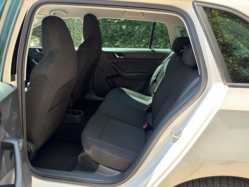 Škoda Rapid 1.2 TSI Ambition - fotka 21 z 30