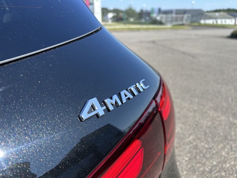 Mercedes-Benz GLA 200d 4MATIC AMG Style Edition - fotka 10 z 27