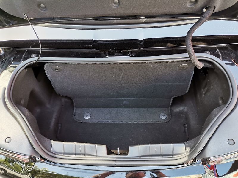 Chevrolet Camaro (2019) 6.2i V8 333kw  453PS Cabrio SS - fotka 28 z 39