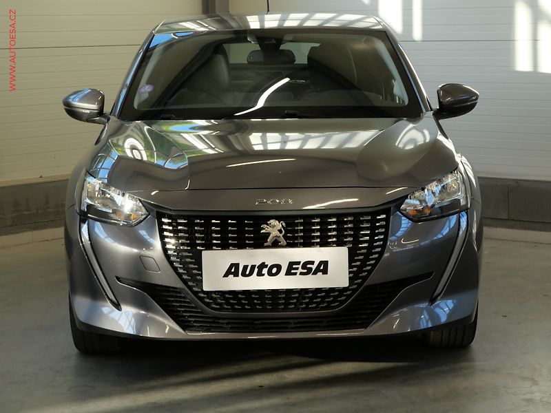 Peugeot 208 (2019) 1.2 PT, Allure, AT, kamera - fotka 2 z 19