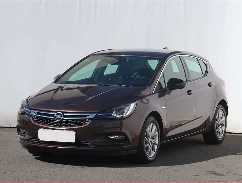 Opel Astra (2017) 1.4 T, Automat, ČR,1.maj - fotka 2 z 20