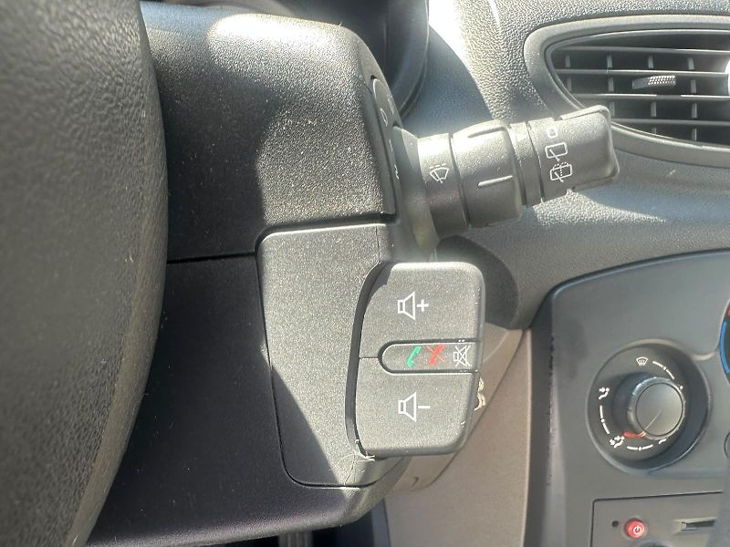 Renault Clio (2007) 1.2i, 55KW - fotka 16 z 20