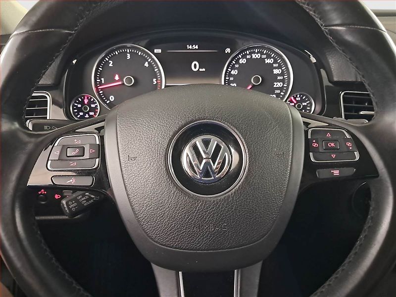 Volkswagen Touareg (2012) 3.0 TDI, 4X4, Automat - fotka 19 z 21