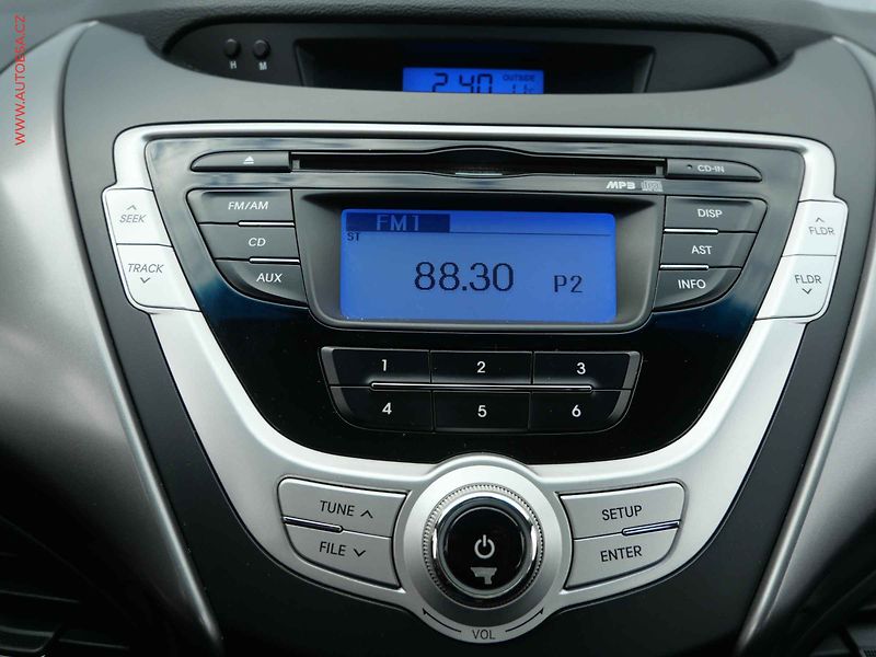 Hyundai Elantra (2011) 1.6i 16V, ČR, AC, tempo - fotka 16 z 17