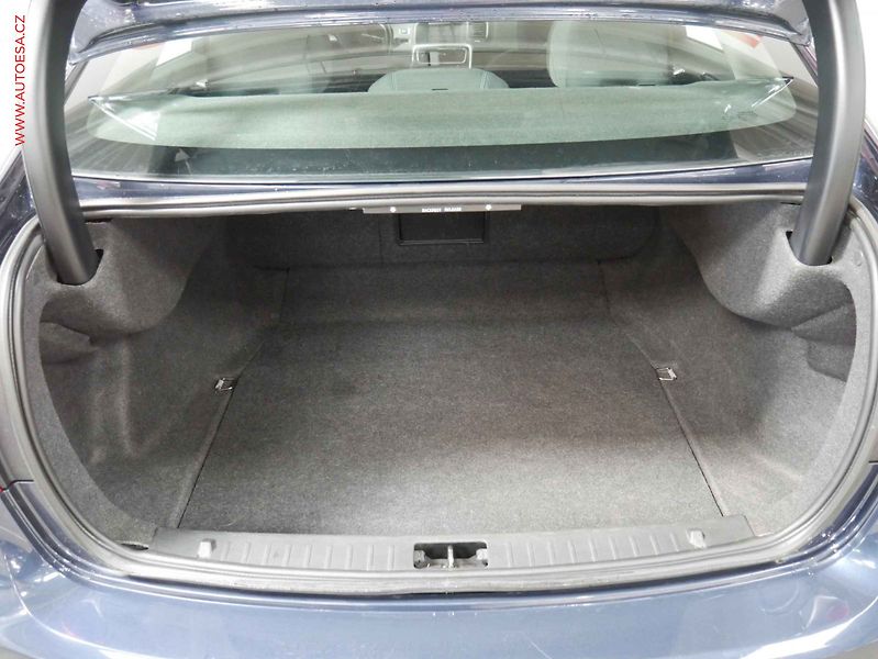 Volvo S60 (2015) 1.6 D3, 1.maj, AC, temp - fotka 7 z 18