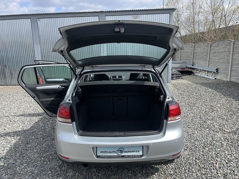 Volkswagen Golf 1.6TDi 105PS  6 HIGHLINE TOP!! - fotka 116 z 176